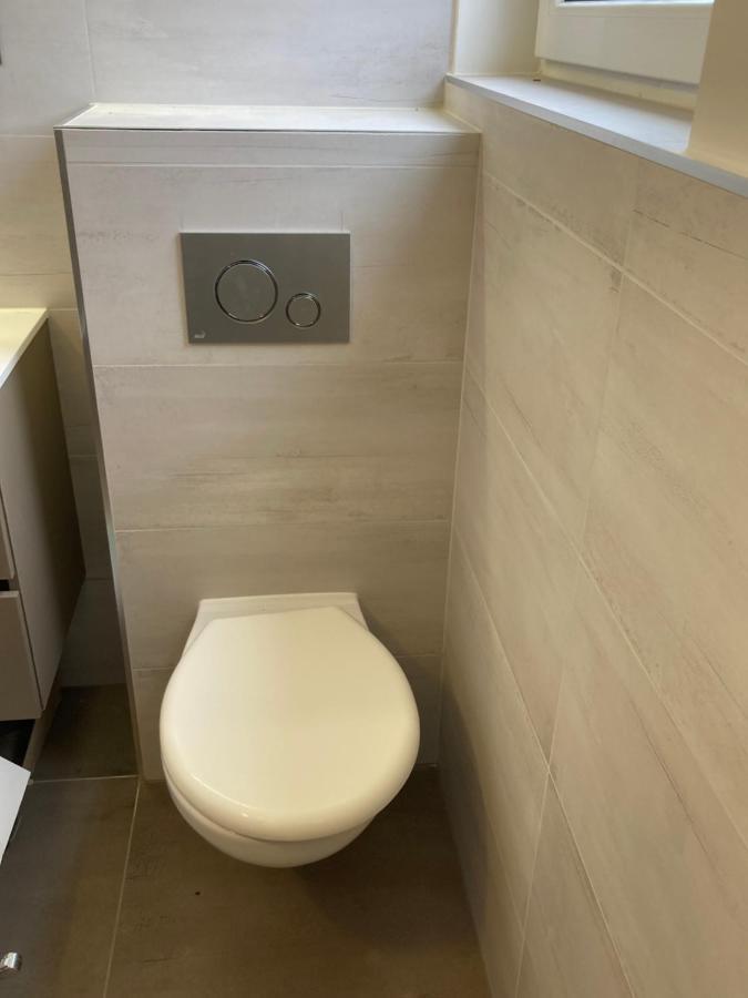 Kuenszler Apartmanhaz ซามาร์ดี ภายนอก รูปภาพ