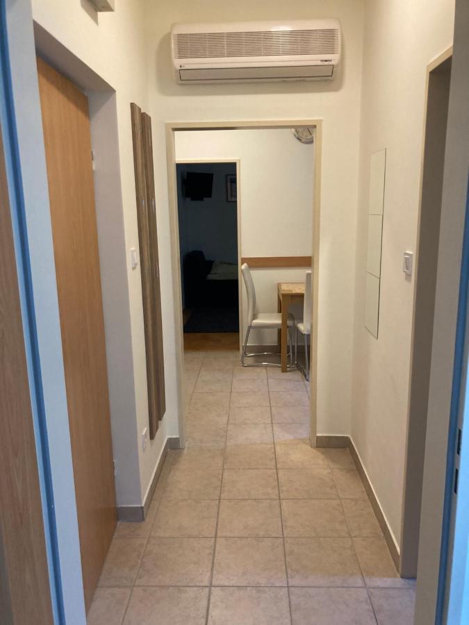 Kuenszler Apartmanhaz ซามาร์ดี ภายนอก รูปภาพ