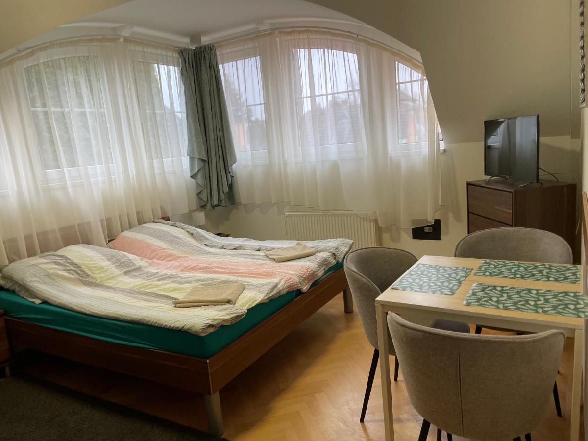 Kuenszler Apartmanhaz ซามาร์ดี ภายนอก รูปภาพ