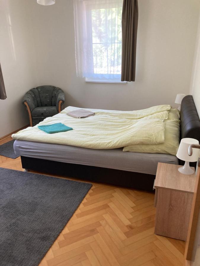 Kuenszler Apartmanhaz ซามาร์ดี ภายนอก รูปภาพ