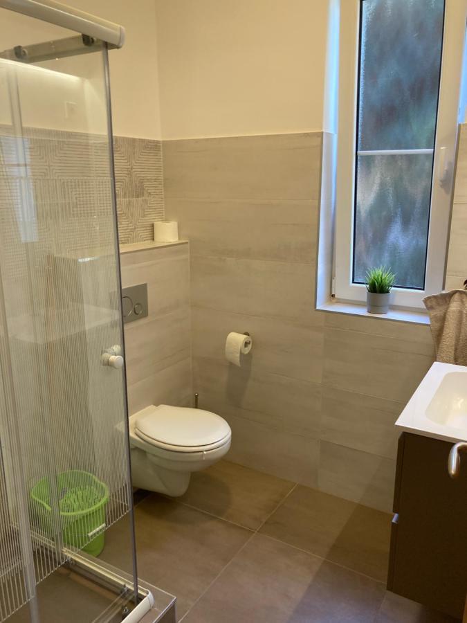 Kuenszler Apartmanhaz ซามาร์ดี ภายนอก รูปภาพ
