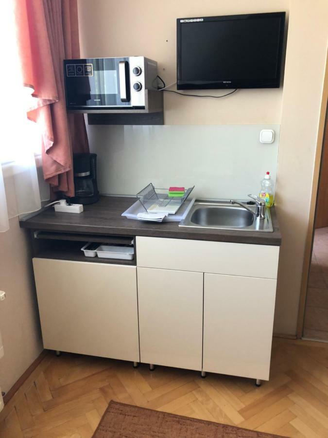 Kuenszler Apartmanhaz ซามาร์ดี ภายนอก รูปภาพ